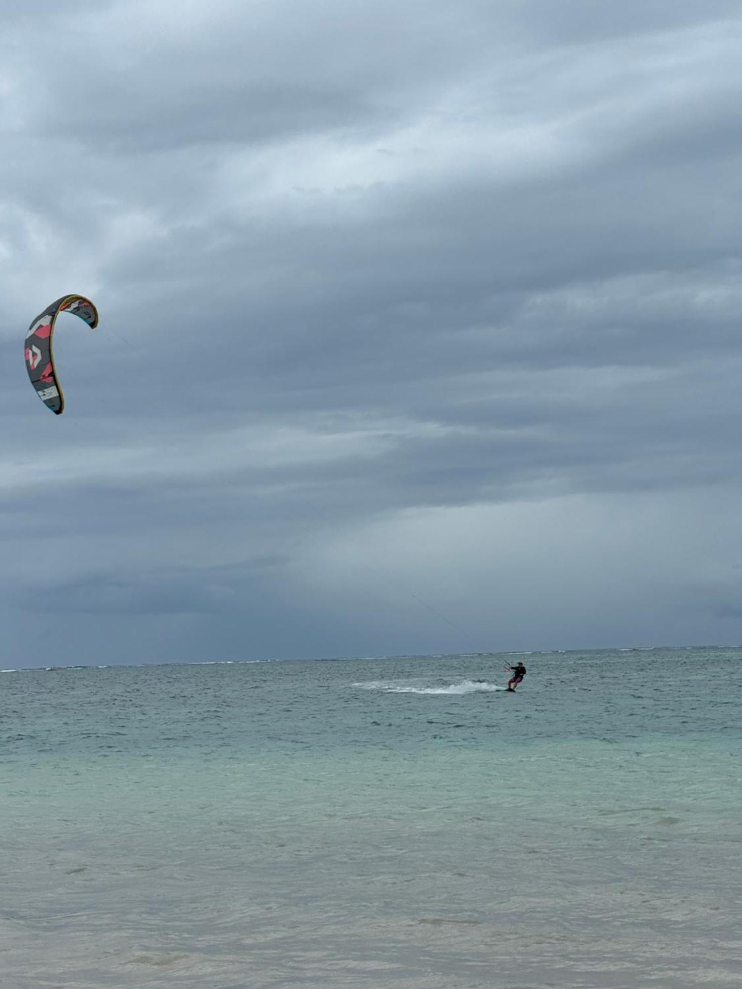 Ocean Paradise Beach Apartment Galu Bagian luar foto